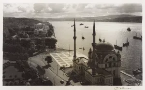 Dolmabahce: Istanbul, Turkey - The Dolmabahce Mosque