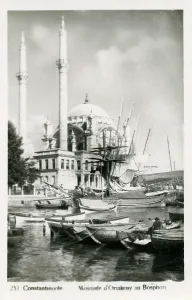 Mejid: Istanbul, Turkey - Ortakoy Mosque