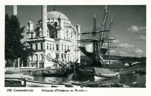 Mejid: Istanbul, Turkey - Ortakoy Mosque