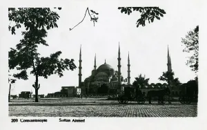 Sultanahmet: Istanbul, Turkey - Sultanahmet Mosque