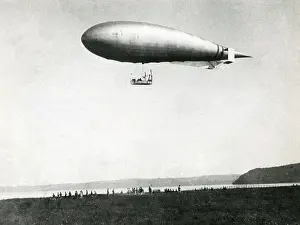 Dirigible: Italian military dirigible or airship