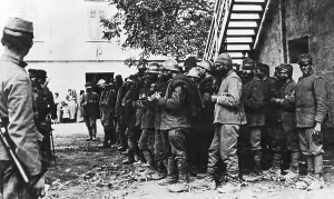 Isonzo: Italian prisoners of war, 1917