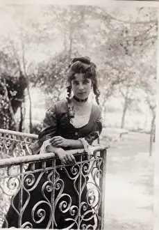 Ringlets: Italian woman in Venice