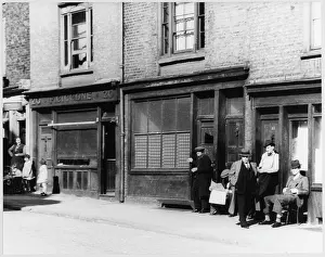 Doorways: ITALIANS IN SAFFRON HILL
