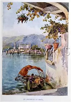 Orta: ITALY/LAKE ORTA ARCHWAY