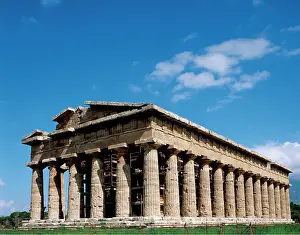 Scaffolding: Italy. Paestum. Temple of Hera, built around 460'450 BC. Arc