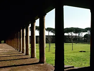 Colum: Italy. Pompeii. Great gym
