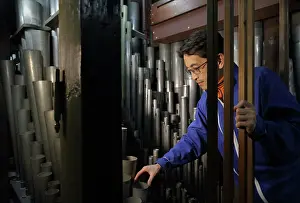 Voicing: Itaru Sekiguchi, organ builder, Cathedrale Notre-Dame