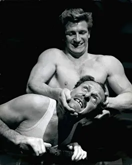 Masseur: It's In The Bag Play Performance