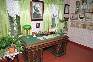 Rogozin: Ivan Bunin's house-museum in Yelets, 1995