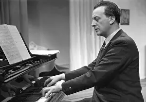 Petrovich: Ivan Petrovich in Die Kronzeugin, 1937