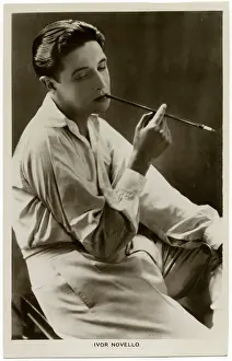 Ivor: IVOR NOVELLO/SMOKING