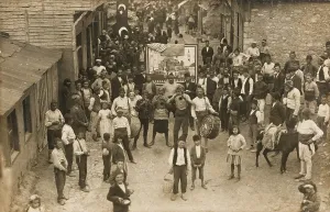 Backstreet: Izmir, Turkey - Nationalist Procession