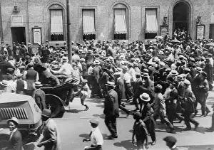 Fabricated: Jack Johnson (1878-1946) had a crowd of ?