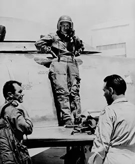 Usz62: Jacqueline Cochran 1906-1980 standing next ?