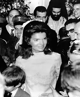 Bouvier: Jacqueline Kennedy marries Aristotle Onassis. ?