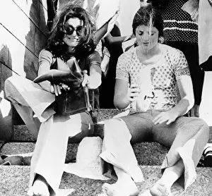 Strawhat: Jacqueline Kennedy Onassis, and daughter ?