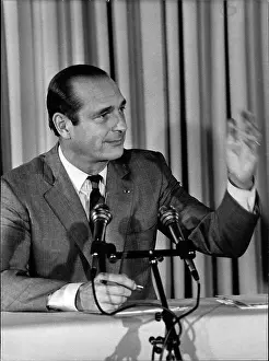 Resolute: Jacques Chirac, Mayor of Paris, giving press conference