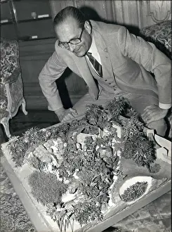 Halles: Jacques Chirac, Mayor of Paris, with model of garden