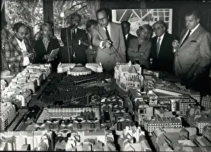 Arretche: Jacques Chirac views model of Halles district of Paris