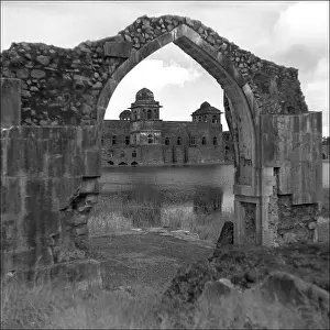 Fading: Jahaz Mahal - Mandu