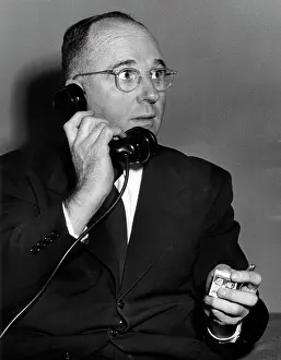 Telefon: James A. Michener