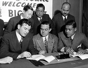 Braddock: James Braddock and Joe Louis sign contract ?