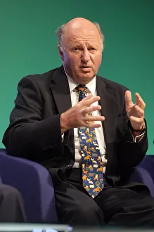 Sitzen: James Paice MP