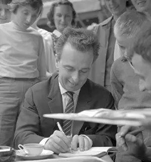 Kadar: Jan Kadar signs autograph
