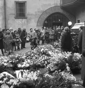 Palach: Jan Palach - coffin - funeral - last respects