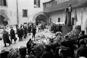 Palach: Jan Palach - coffin - funeral - last respects