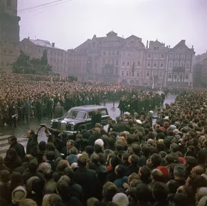 Hearse: Jan Palach - funeral procession - hearse - Old Town Square