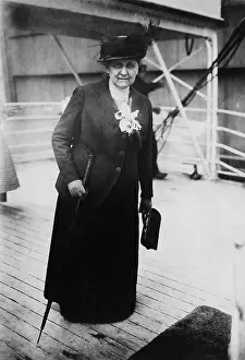 Warring: Jane Addams (1860-1935), returning to the ?