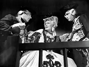 Guardsman: Janis Carter - actress - celebrity