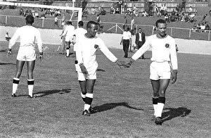 Goalposts: January 1966 Chipa Chipa Decides: He'll Play For Lions