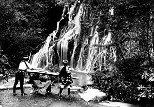 20er: Japan in the 1920th - Waterfall