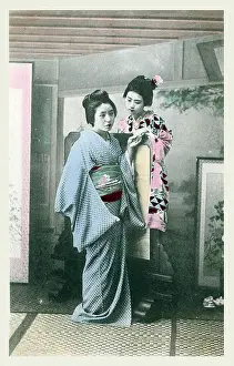 Subtle: Japan - Two Geisha in an indoor pose