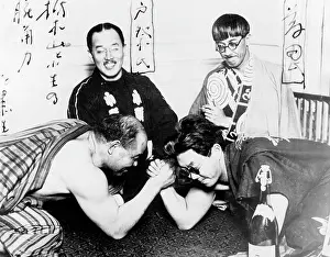 Foujita: JAPANESE ARM WRESTLING