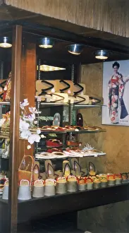 Nicola Swann: JAPANESE SANDALS