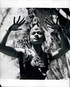 Javanese: Javanese princess performs traditional dance