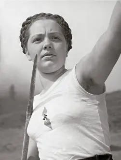 Jungmadel: Javelin thrower