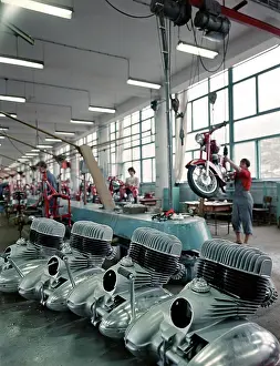 Saroch: JAWA - motorcycle - engine - assembly line