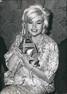 Gaslight: Jayne Mansfield in Paris