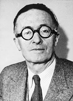 Giraudoux: Jean Giradoux, 1939