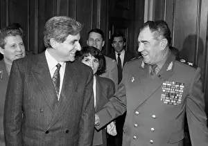 Welcomes: Jean-Pierre Chevenement visits USSR