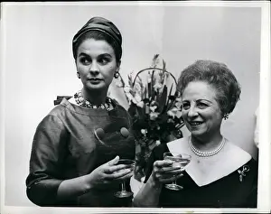 Aida: Jean Simmons, American actress, opens student theatre