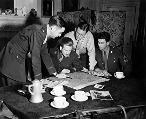 Jedburgh: Jedburghs get instructions from Briefing Officer