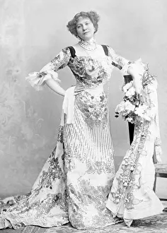 Refined: Jenny Gross, around 1900