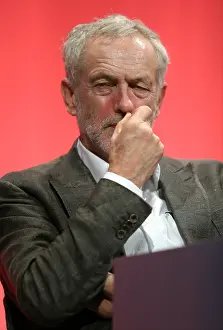 Sitzen: Jeremy Corbyn MP