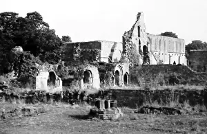 Dales: Jervaulx Abbey in the 1930s